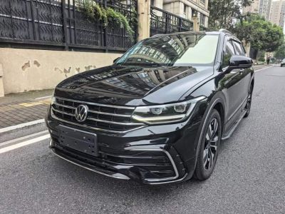 Volkswagen Tiguan L, 2022 г., чёрный, 40 000 км Volkswagen Tiguan L 2023 330TSI автомат одна ведущая ось R-Line комплектация «Юэсян»