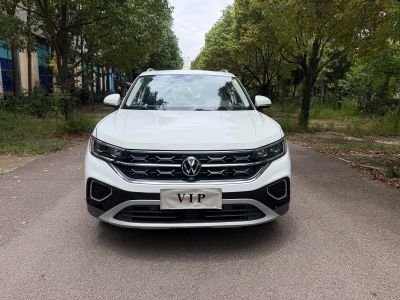 Volkswagen Tayron, 2023 г., белый, 31 400 км Volkswagen Tayron 2023 330TSI одна ведущая ось комплектация «Люкс Plus», исполнение «Цзиньцзе»