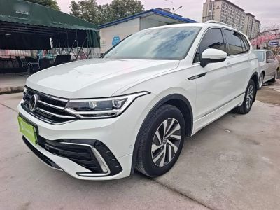 Volkswagen Tiguan L PHEV, 2022 г., белый, 44 800 км Volkswagen Tiguan L подключаемый гибрид 2023 430PHEV подключаемый гибрид Премиум