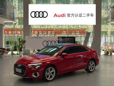 Audi A3, 2021 г., белый, 33 000 км Audi A3, 2021 г., красный / фиолетовый, 29 000 км