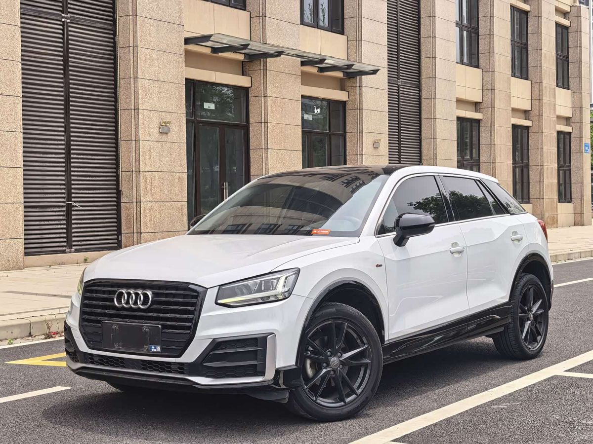 Audi 奥迪Q2L, 2021 г., белый, 50 000 км