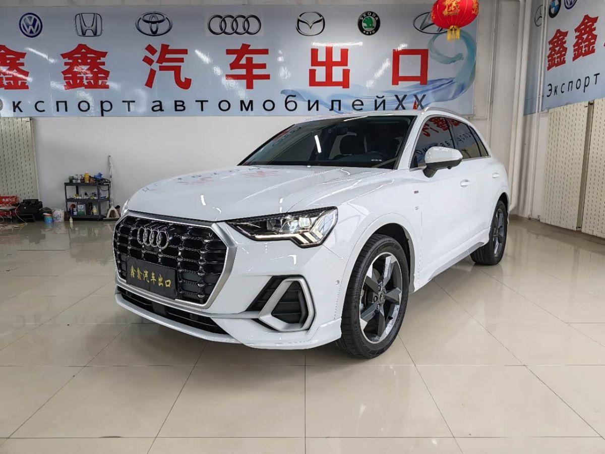 Audi Q3, 2022 г., белый, 41 000 км Audi 奥迪Q3, 2022 г., белый, 41 000 км
