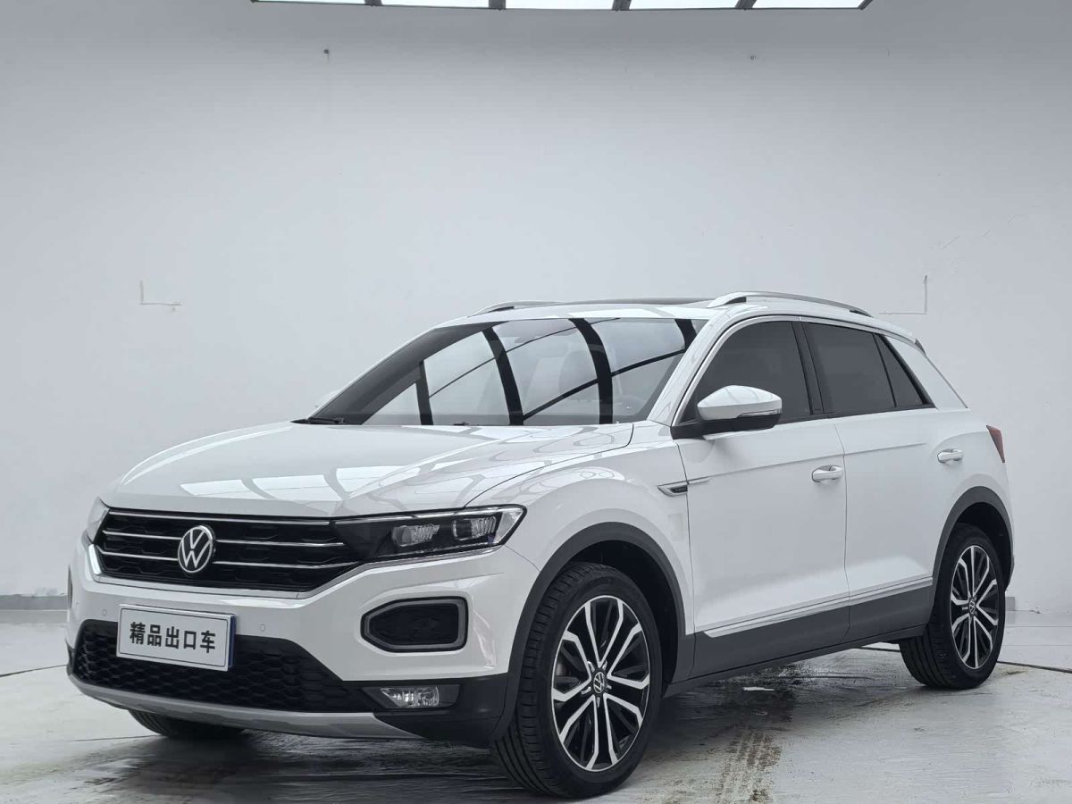 Volkswagen T-Roc, 2022 г., белый, 20 000 км Volkswagen T-Roc 2021 обновлённая версия 280TSI DSG полный привод комплектация «Люкс Чжилянь»