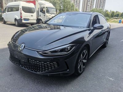 Volkswagen Lamando, 2023 г., красный / фиолетовый, 47 000 км Volkswagen Lamando 2023 Lamando L 280TSI DSG комплектация «Кула»