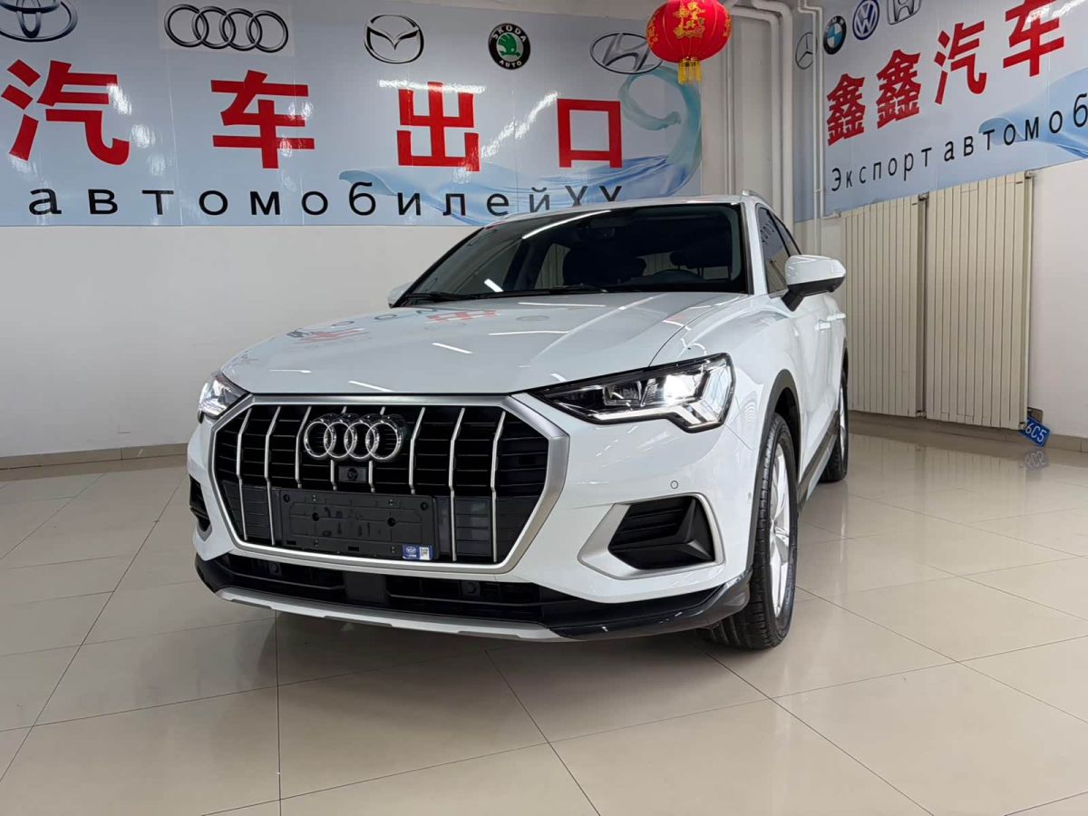 Audi 奥迪Q3, 2023 г., белый, 19 000 км