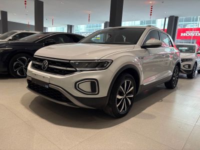 Volkswagen T-Roc, 2024 г., белый, 29 500 км Volkswagen T-Roc 2024 280TSI DSG одна ведущая ось Шигуан версия