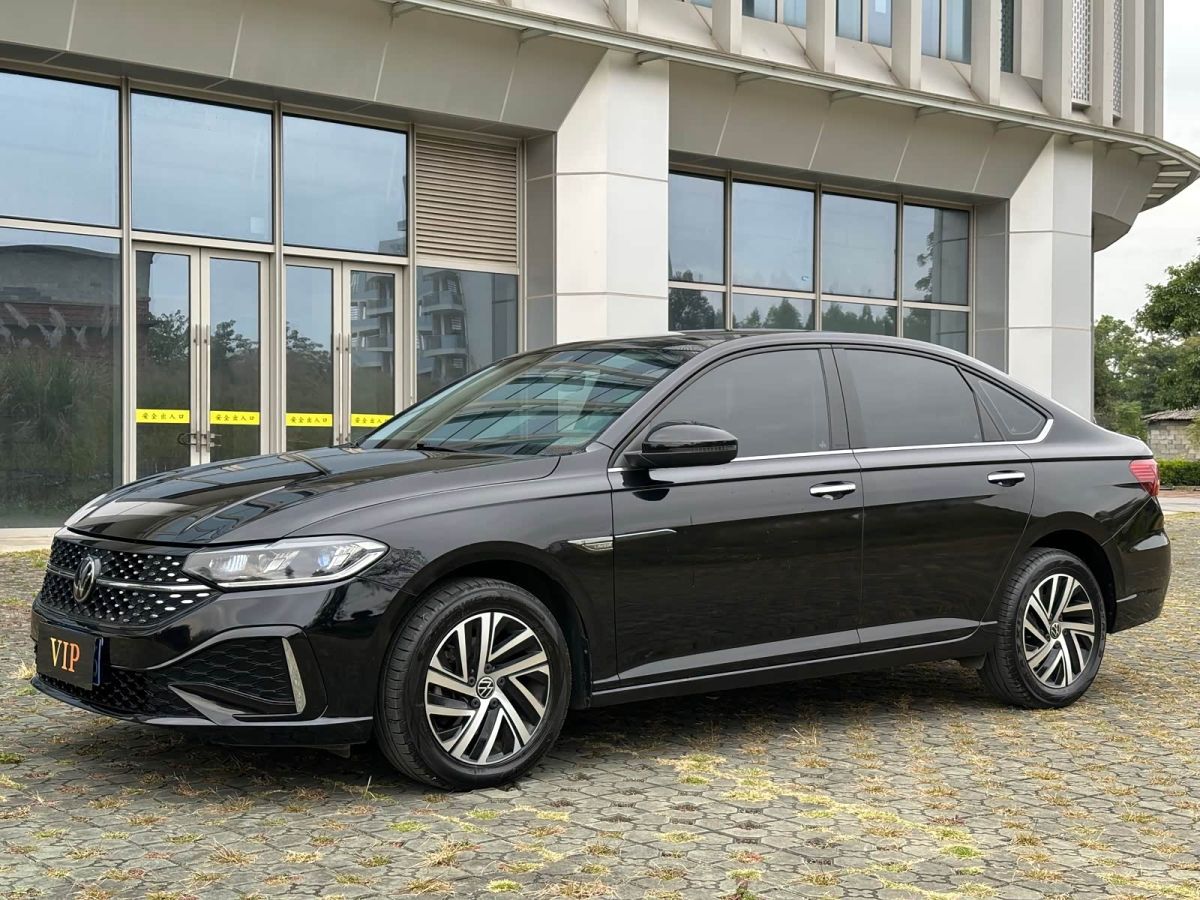 Volkswagen Lavida, 2023 г., чёрный, 50 000 км Volkswagen Lavida 2023 300TSI DSG исполнение «Звёздное небо» комплектация «Маньи»