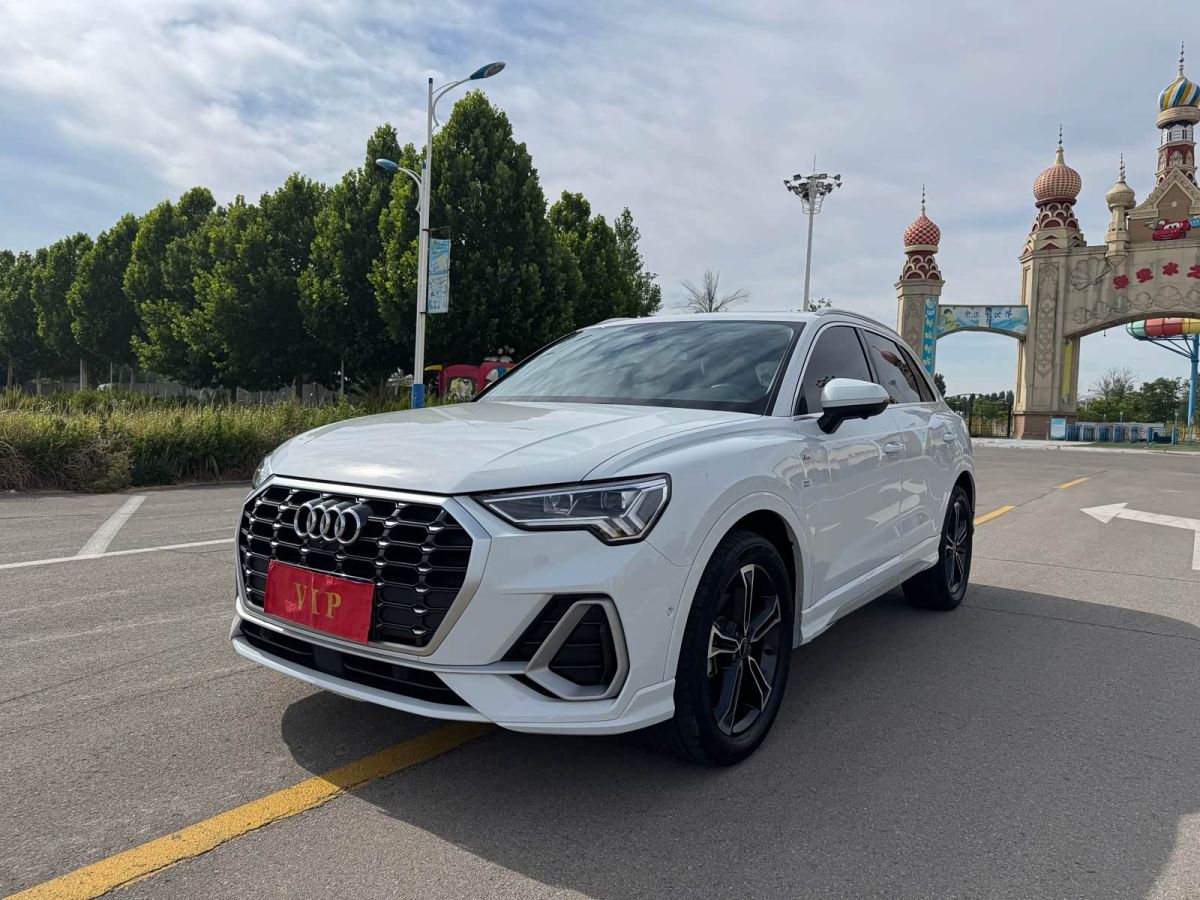 Audi 奥迪Q3, 2023 г., белый, 28 100 км