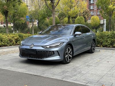 Volkswagen Lamando, 2023 г., серебристый / серый, 50 000 км Volkswagen Lamando 2023 Lamando L 280TSI DSG комплектация «Кула»