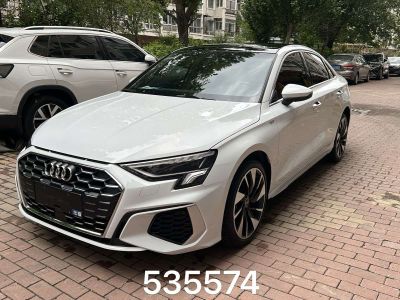 Audi A3, 2022 г., синий, 50 000 км Audi A3, 2023 г., белый, 21 000 км