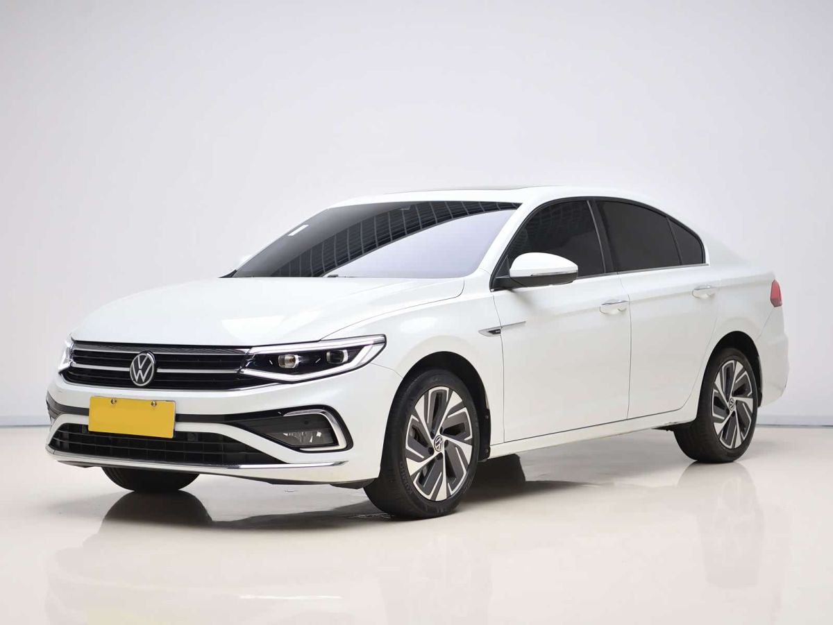 Volkswagen Bora, 2023 г., белый, 29 900 км Volkswagen Bora 2023 300TSI DSG комплектация «Цзуньсин»