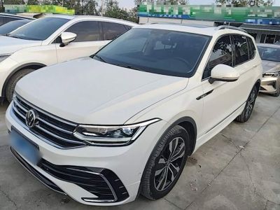 Volkswagen Tiguan L, 2022 г., белый, 28 600 км Volkswagen Tiguan L 2022 330TSI автомат одна ведущая ось R-Line комплектация «Юэсян»