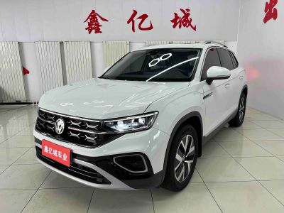 Volkswagen Tayron, 2023 г., белый, 31 400 км Volkswagen Tayron 2023 280TSI одна ведущая ось комплектация «Люкс Plus», исполнение «Цзиньцзе»