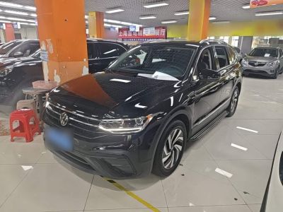 Volkswagen Tiguan L, 2025 г., синий, 4 200 км Volkswagen Tiguan L 2025 исполнение «Чучжун» 300TSI автомат одна ведущая ось комплектация «Лунтэн»