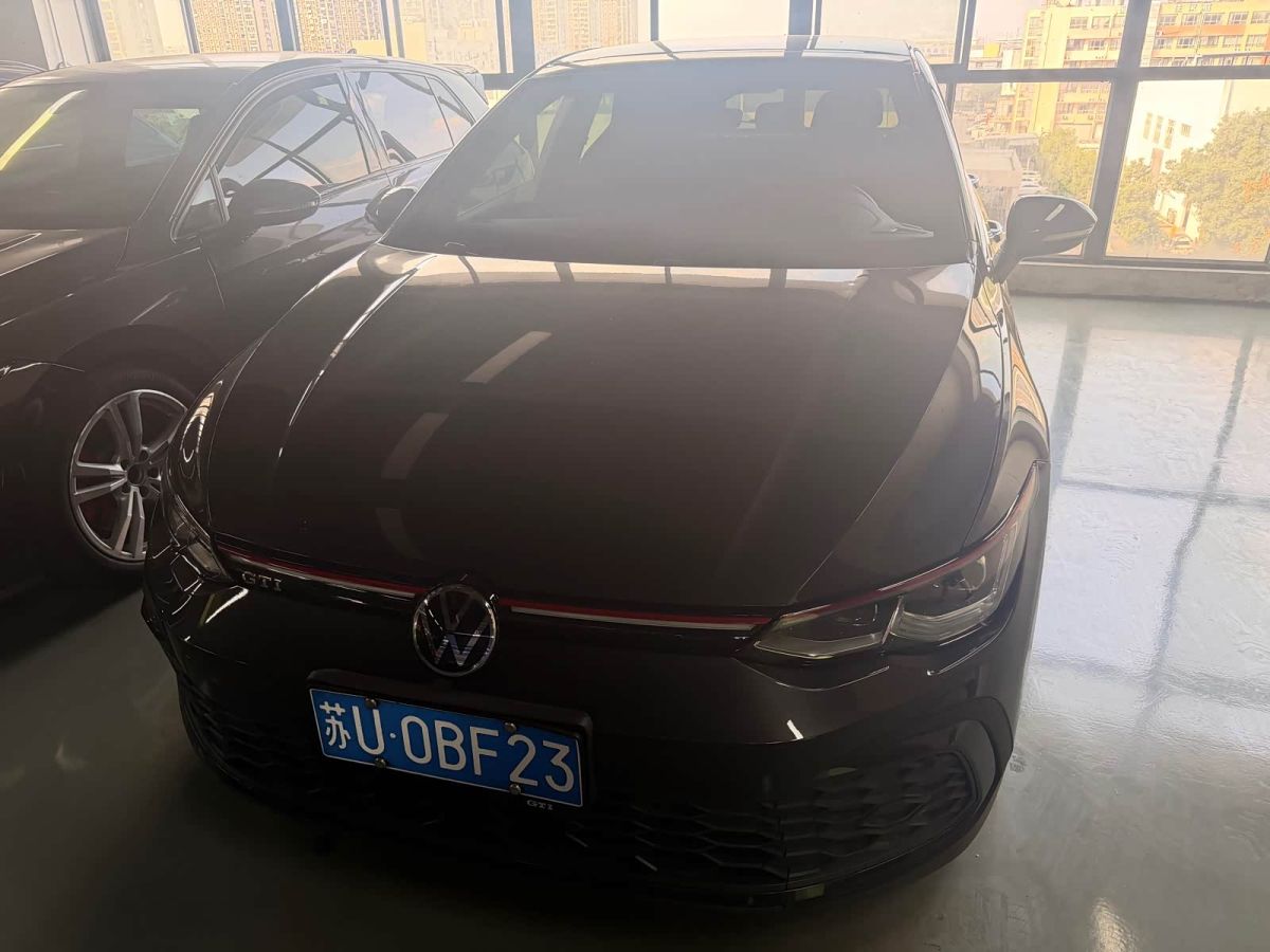 Volkswagen Golf GTI, 2022 г., серебристый / серый, 60 000 км Volkswagen Golf GTI 2021 380TSI DSG GTI