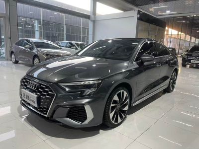 Audi A3, 2023 г., серебристый / серый, 50 000 км