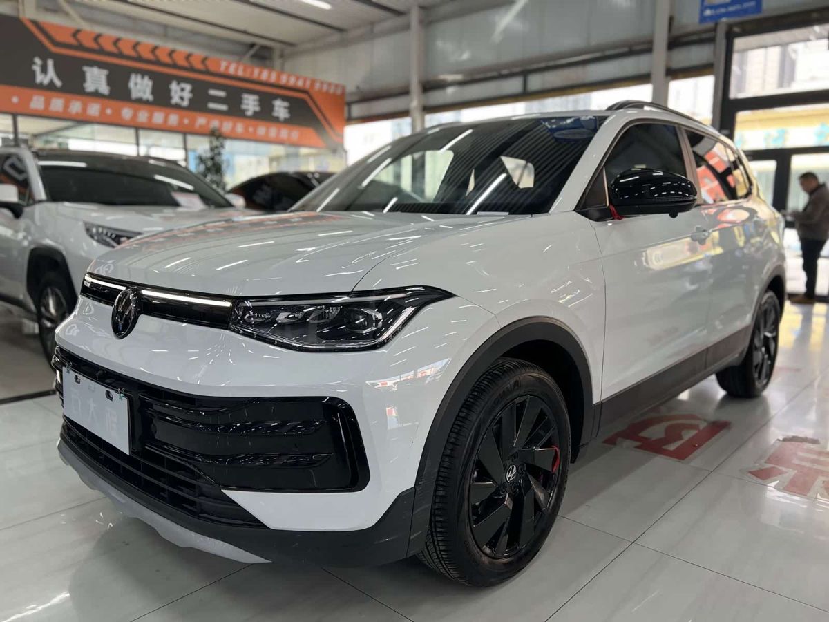 Volkswagen Tharu 2025 исполнение «Синьжуй» 1.5L комплектация «Руйи»