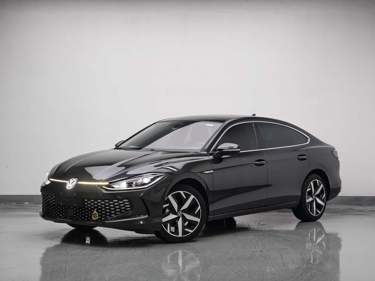 Volkswagen Lamando, 2023 г., серебристый / серый, 43 000 км Volkswagen Lamando 2023 Lamando L 280TSI DSG комплектация «Кула»