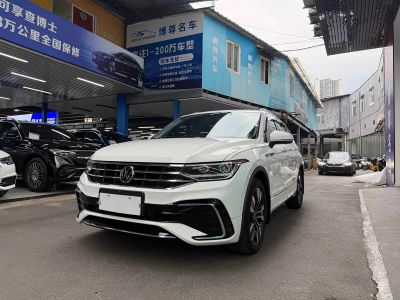 Volkswagen Tiguan L, 2024 г., белый, 28 900 км Volkswagen Tiguan L 2024 330TSI автомат одна ведущая ось R-Line комплектация «Юэсян»