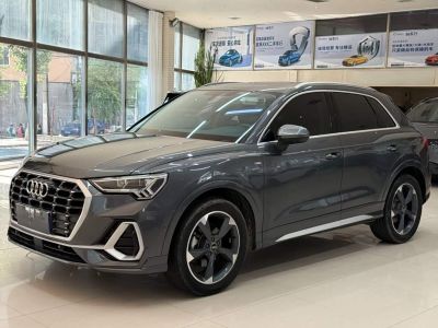 Audi Q3, 2023 г., белый, 77 000 км Audi 奥迪Q3, 2023 г., серебристый / серый, 13 000 км