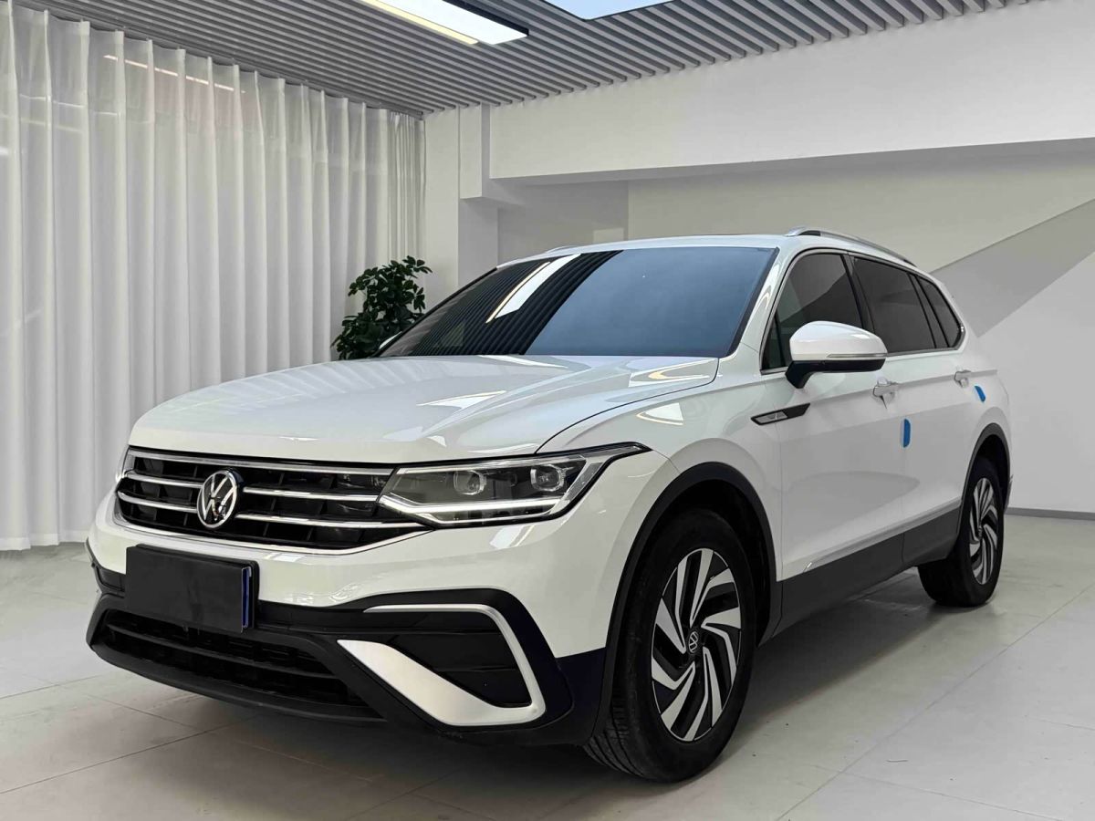 Volkswagen Tiguan L 2023 280TSI автомат одна ведущая ось ограниченная серия «Чаочуан»