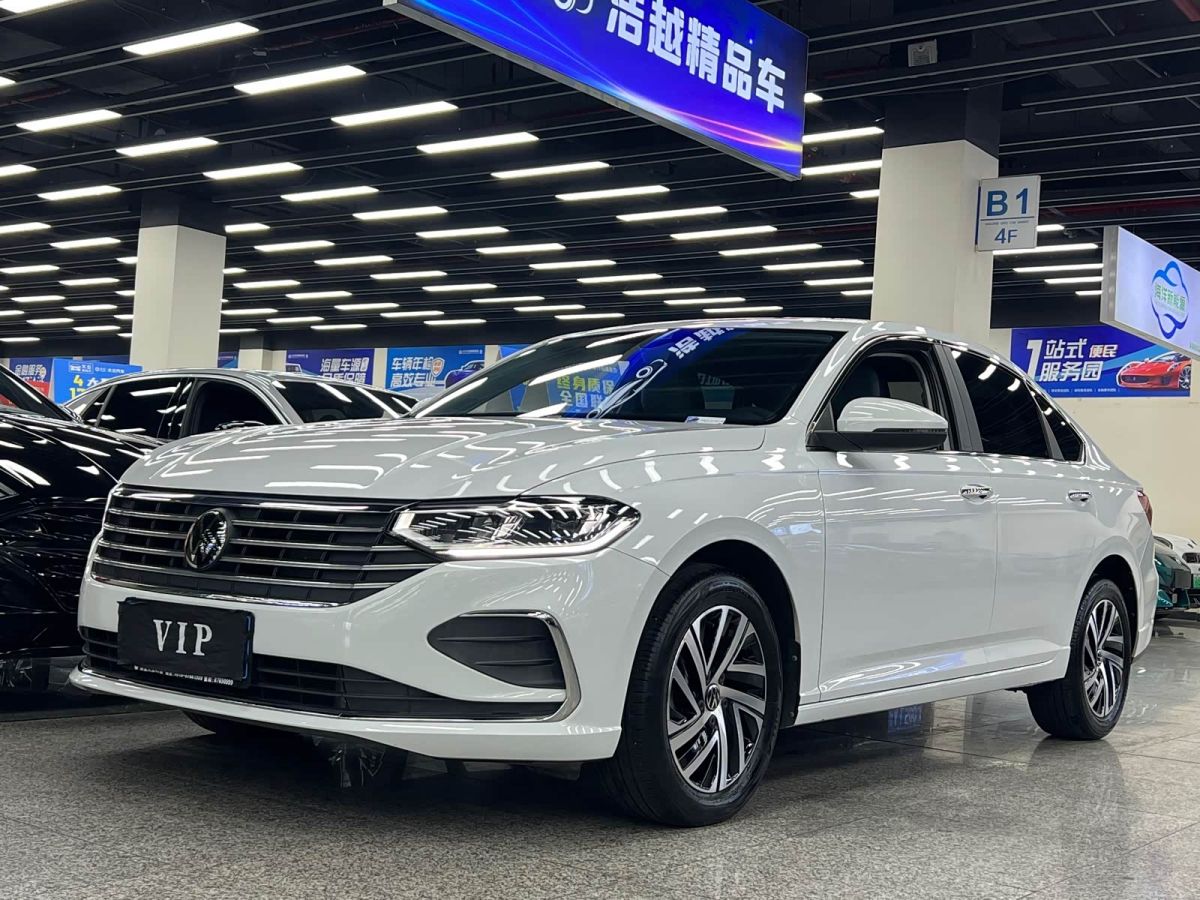 Volkswagen Lavida, 2024 г., белый, 22 000 км Volkswagen Lavida 2023 300TSI DSG комплектация «Маньи»
