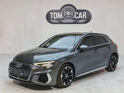 Audi A3, 2023 г., серебристый / серый, 17 700 км