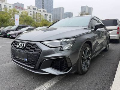 Audi A3, 2022 г., серебристый / серый, 16 300 км Audi A3, 2022 г., серебристый / серый, 32 000 км
