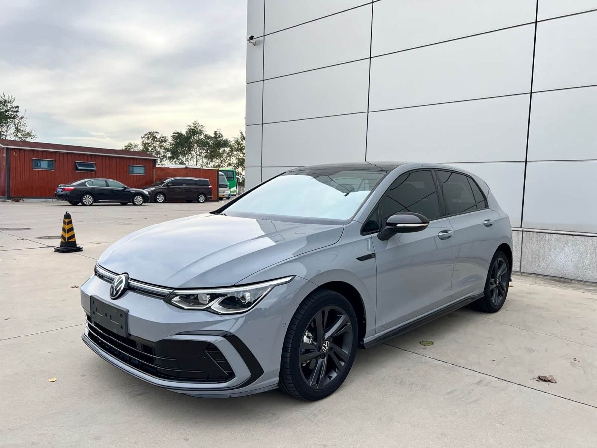 Volkswagen Golf, 2023 г., зелёный, 19 000 км Volkswagen Golf 2023 обновлённая версия 280TSI DSG R-Line Lite