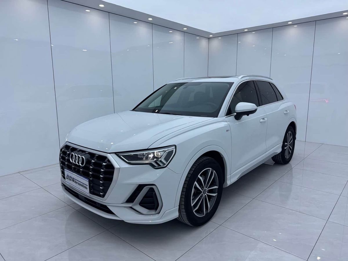 Audi 奥迪Q3, 2023 г., белый, 39 000 км