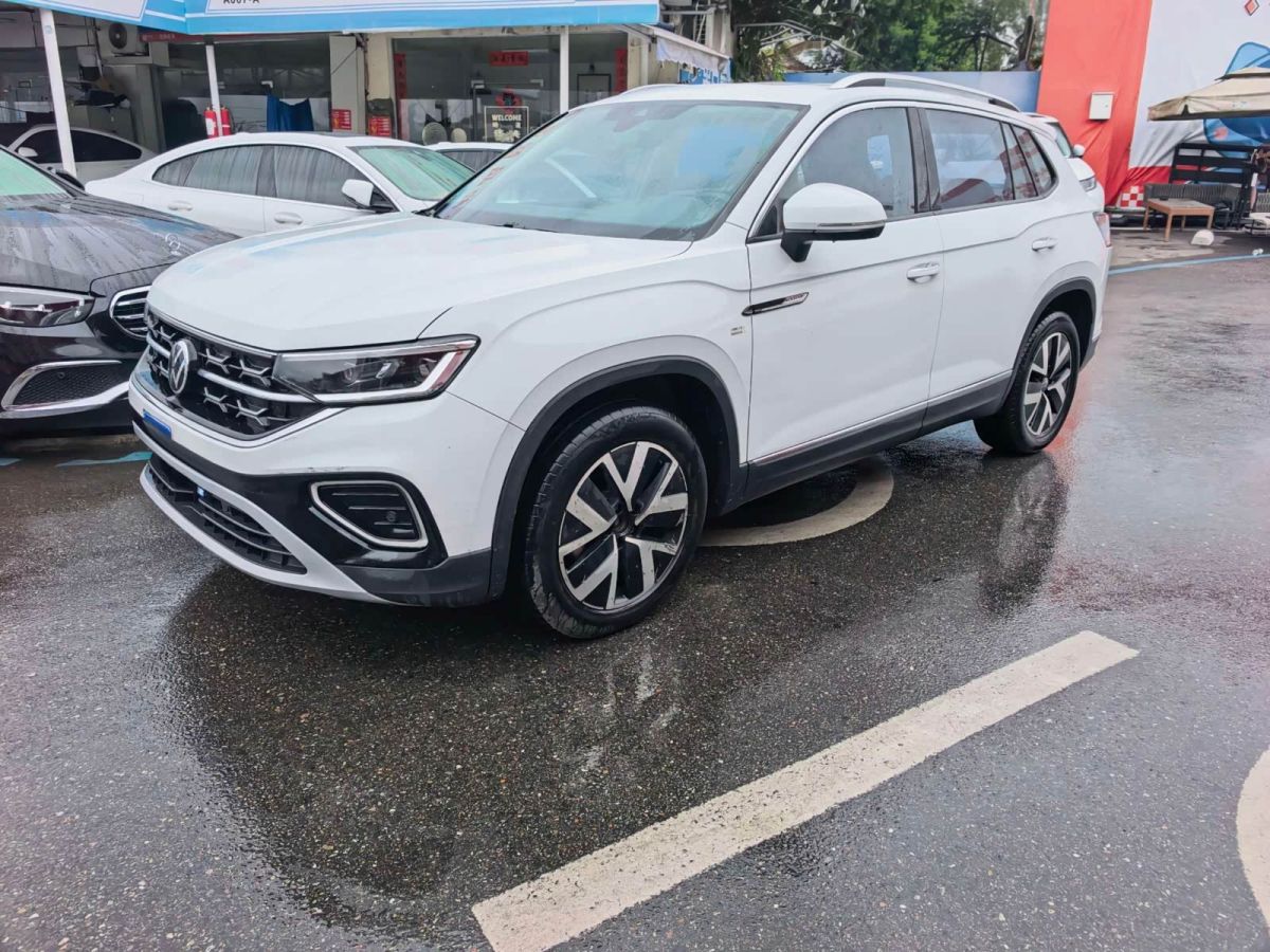 Volkswagen Tayron 2023 330TSI одна ведущая ось комплектация «Люкс Plus», исполнение «Цзиньцзе»