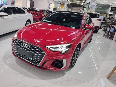 Audi A3, 2021 г., белый, 33 000 км Audi A3, 2021 г., красный / фиолетовый, 37 100 км