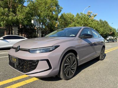 Volkswagen Lavida, 2025 г., белый, 9 000 км Volkswagen Lavida 2026 Pro 300TSI исполнение «Звёздное небо» комплектация «Чжии»