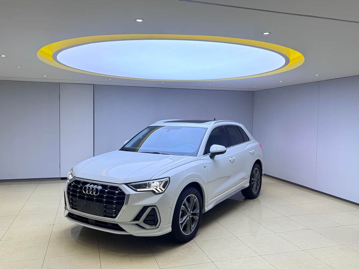 Audi 奥迪Q3, 2022 г., белый, 33 000 км