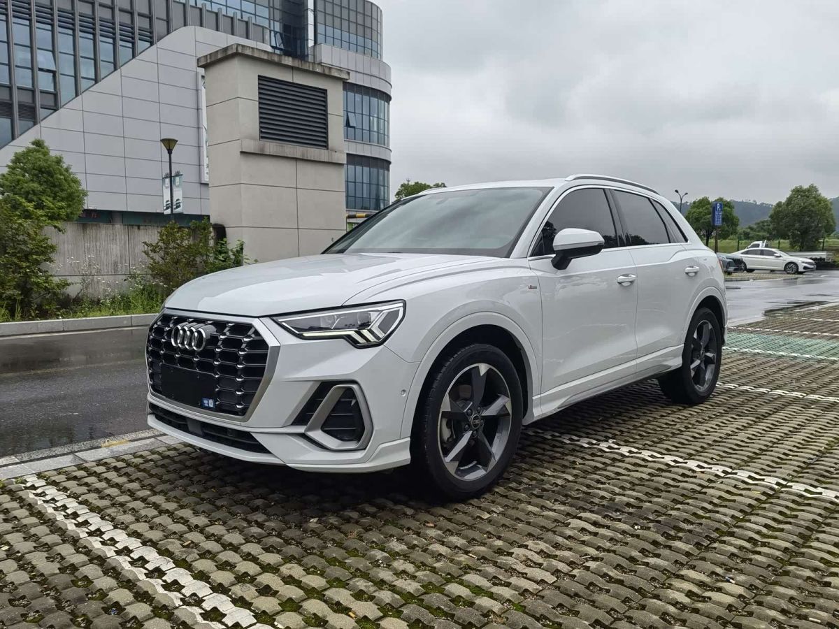 Audi 奥迪Q3, 2023 г., белый, 48 000 км