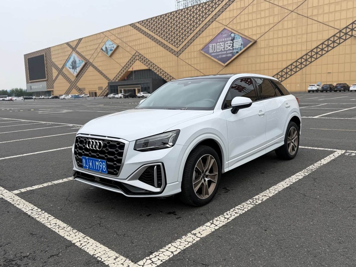 Audi 奥迪Q2L, 2022 г., белый, 39 000 км