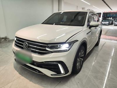 Volkswagen Tiguan L PHEV, 2022 г., белый, 44 800 км Volkswagen Tiguan L подключаемый гибрид 2022 430PHEV подключаемый гибрид Премиум