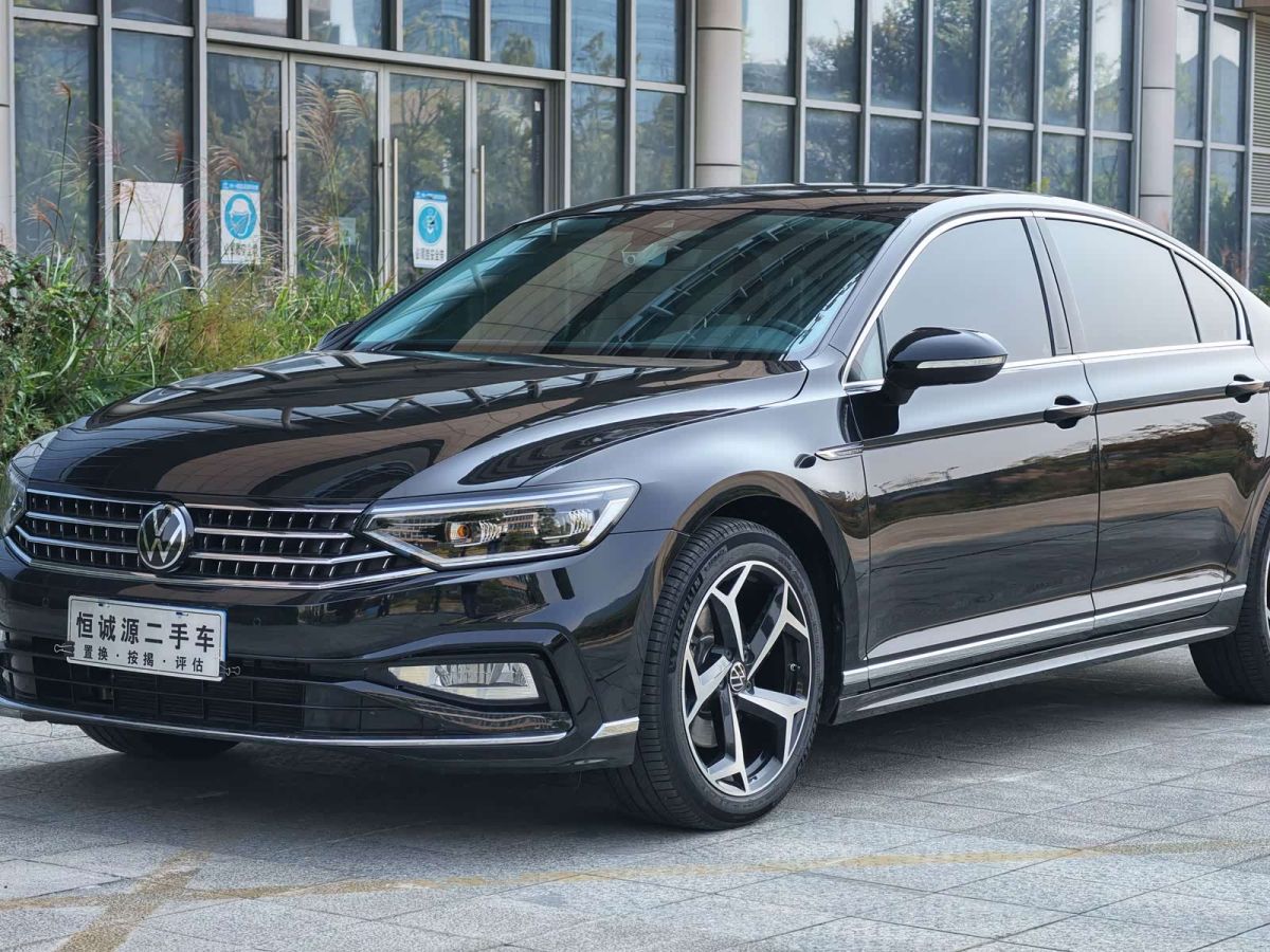 Volkswagen Magotan 2023 200 × десять тысяч выпущенных автомобилей, юбилейная серия 330TSI DSG Люкс
