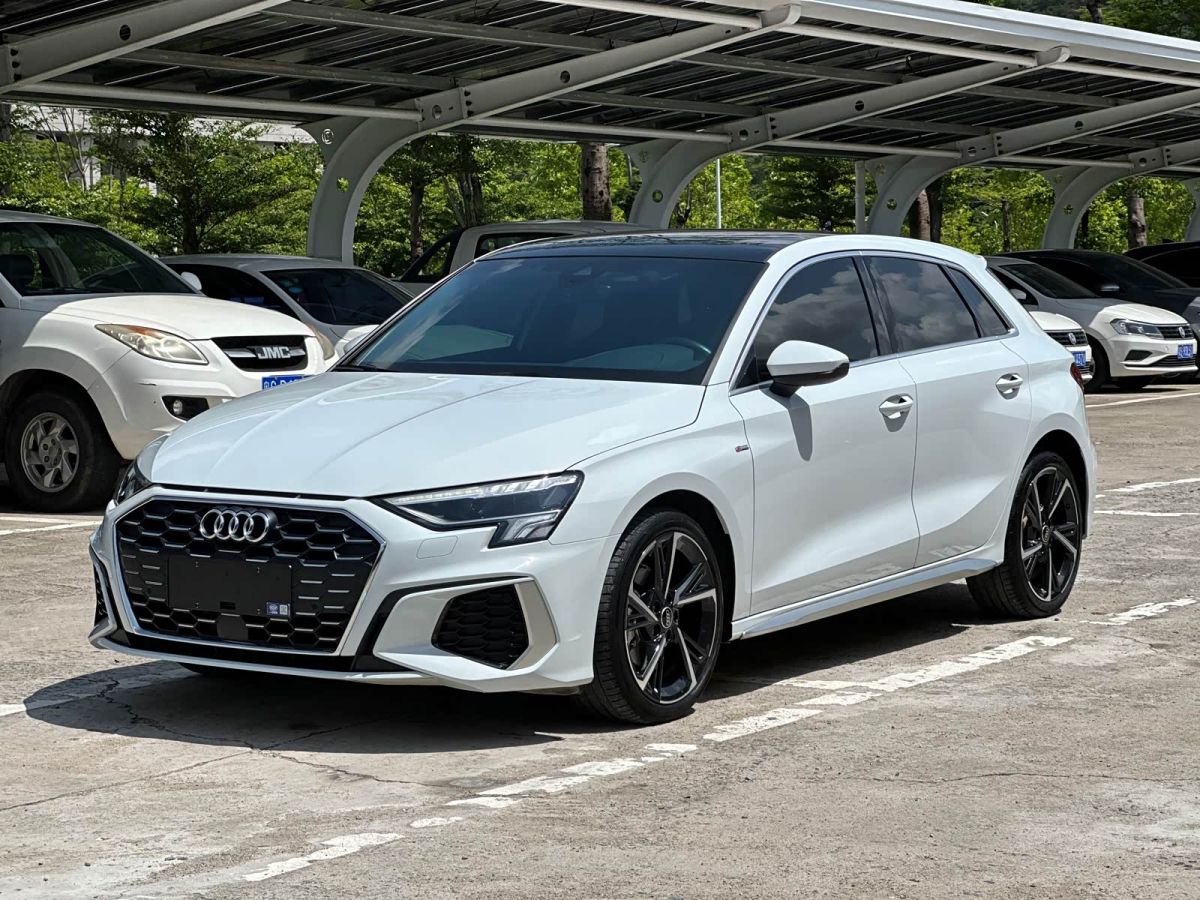 Audi A3, 2023 г., белый, 43 000 км