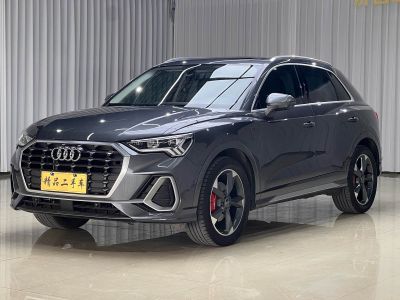 Audi 奥迪Q3, 2023 г., серебристый / серый, 70 000 км