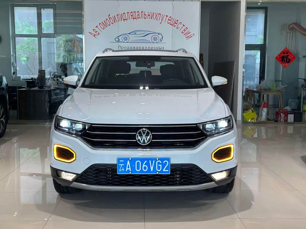 Volkswagen T-Roc, 2023 г., белый, 46 000 км Volkswagen T-Roc 2022 280TSI DSG одна ведущая ось Комфорт PLUS