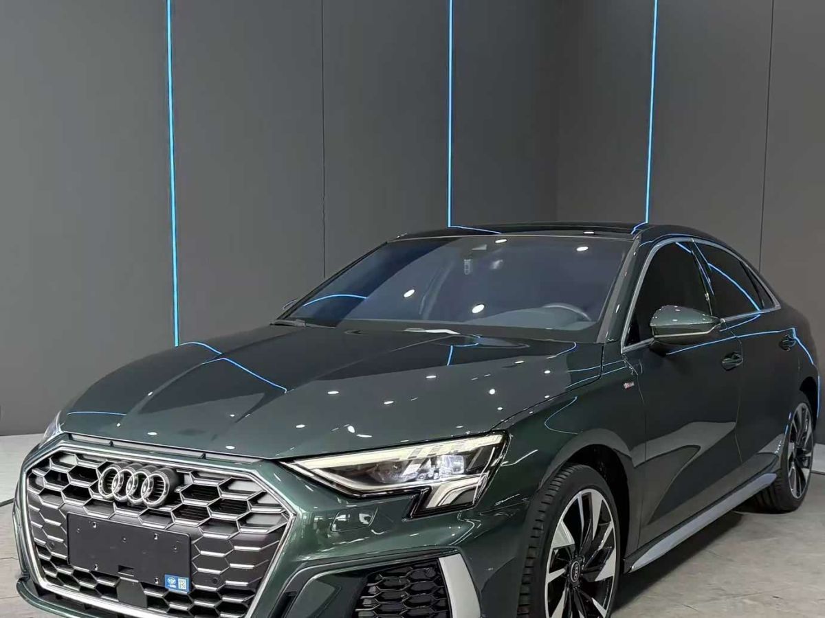 Audi A3, 2024 г., зелёный, 12 000 км Audi A3, 2024 г., зелёный, 12 000 км