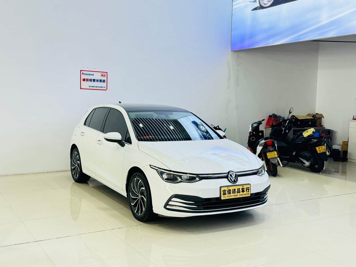 Volkswagen Golf, 2022 г., белый, 29 000 км Volkswagen Golf 2021 280TSI DSG Pro