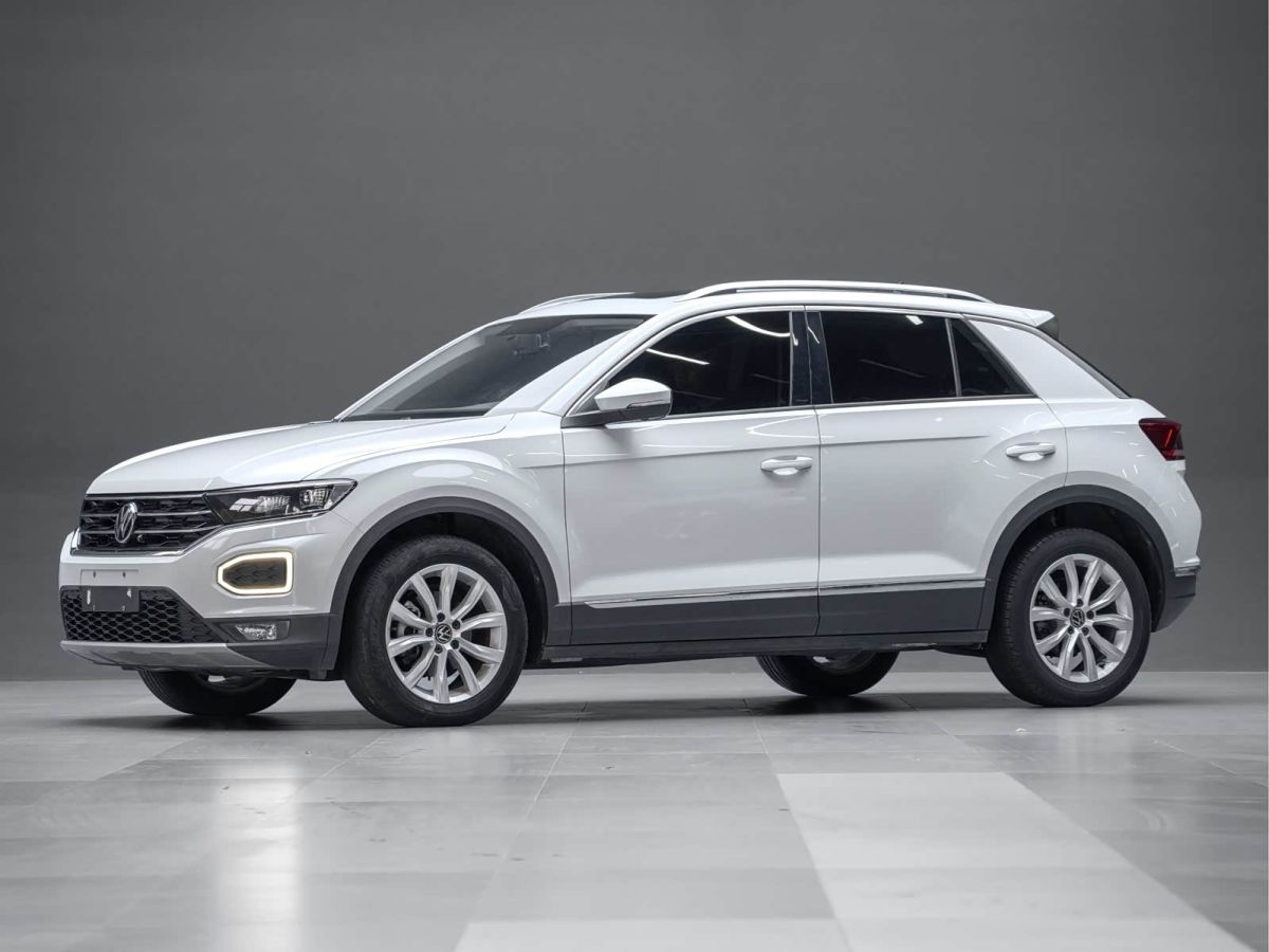 Volkswagen T-Roc, 2022 г., белый, 31 500 км Volkswagen T-Roc 2022 280TSI DSG одна ведущая ось Элита PLUS