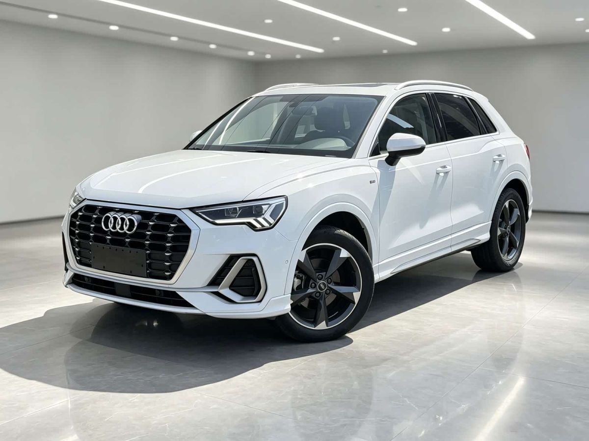Audi 奥迪Q3, 2022 г., белый, 31 000 км