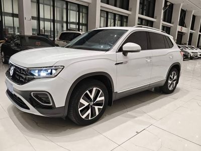 Volkswagen Tayron, 2023 г., белый, 48 000 км Volkswagen Tayron 2023 280TSI одна ведущая ось комплектация «Люкс Plus», исполнение «Цзиньцзе»