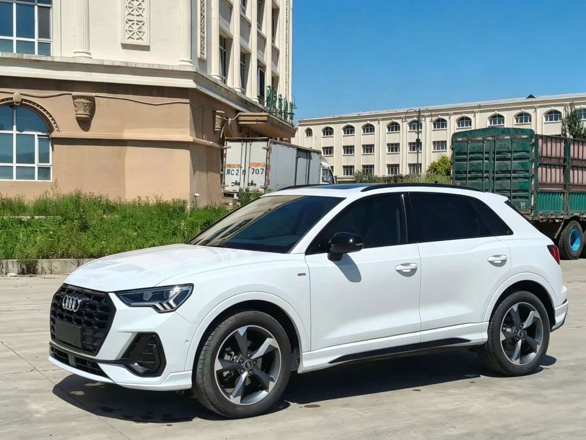 Audi 奥迪Q3, 2023 г., белый, 39 000 км