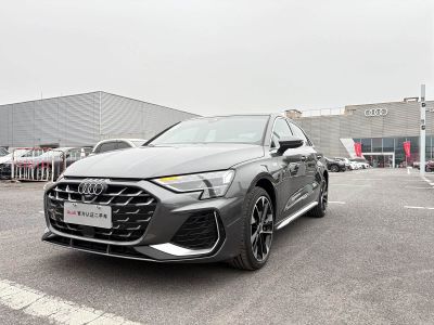 Audi A3, 2026 г., серебристый / серый, 200 км