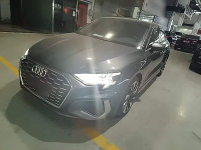 Audi A3, 2023 г., серебристый / серый, 25 900 км Audi A3, 2023 г., серебристый / серый, 28 900 км