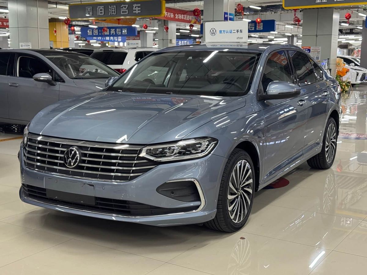 Volkswagen Lavida, 2022 г., синий, 24 000 км Volkswagen Lavida 2023 280TSI DSG комплектация «Юнъи»